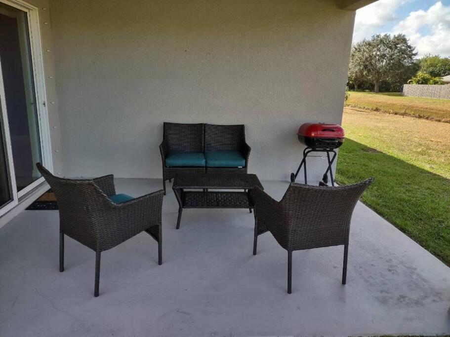 Cozy 3Bed 2Bath Near Mets Stadium/Beach Port St. Lucie ภายนอก รูปภาพ
